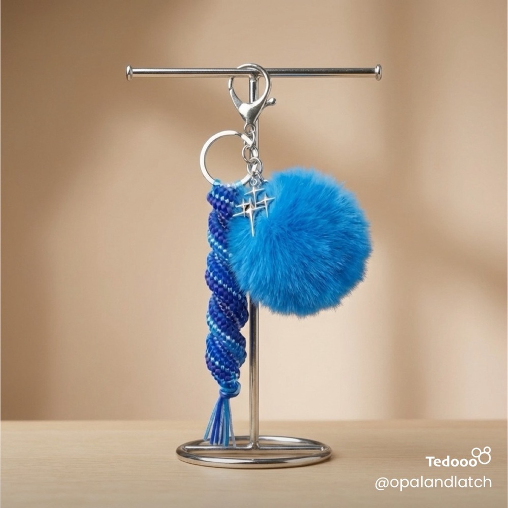 🌟Blue Radiance Keychain - Picture 2 of 5